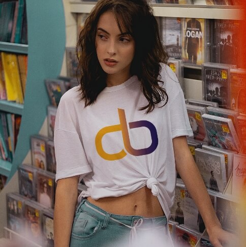 Mujer mercha camiseta con logo de Dani Bazquez